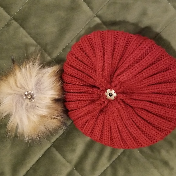 FURTALK  Women Winter Knitted Beanie hat with faux fur pom - Picture 3 of 7